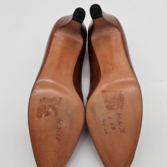 Vintage Salvatore Ferragamo Brown/Ivory Pumps Heels - Picture 6 of 6